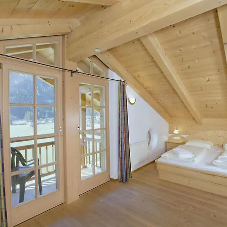 Semesterbostad Schoeneben 4-jahreszeiten *