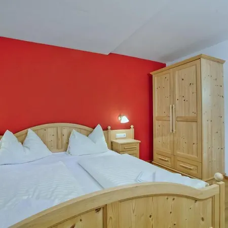 Ferienhaus Schoeneben 4-jahreszeiten Wald im Pinzgau