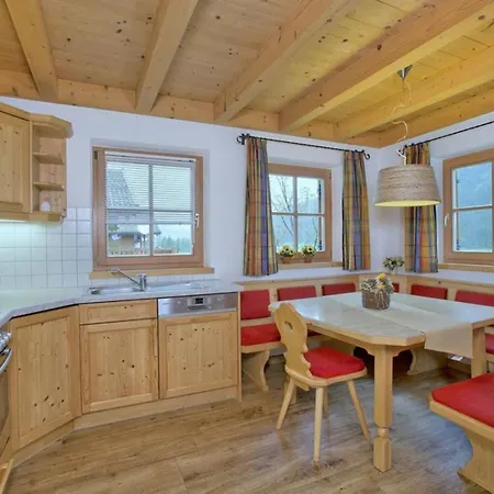Schoeneben 4-jahreszeiten Ferienhaus Wald im Pinzgau