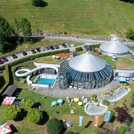 Semesterbostad Schoeneben 4-jahreszeiten Wald im Pinzgau