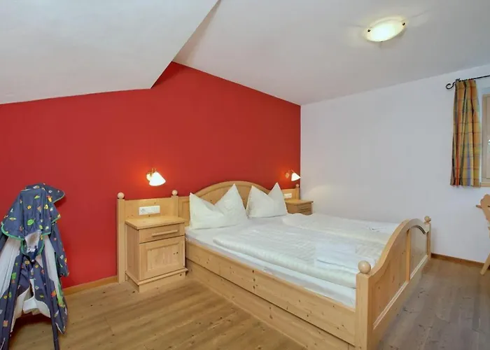 Schoeneben 4-jahreszeiten * Wald im Pinzgau