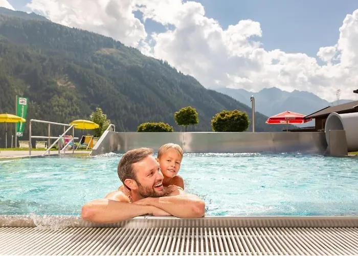 Schoeneben 4-jahreszeiten * Wald im Pinzgau